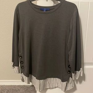 Women’s pullover top